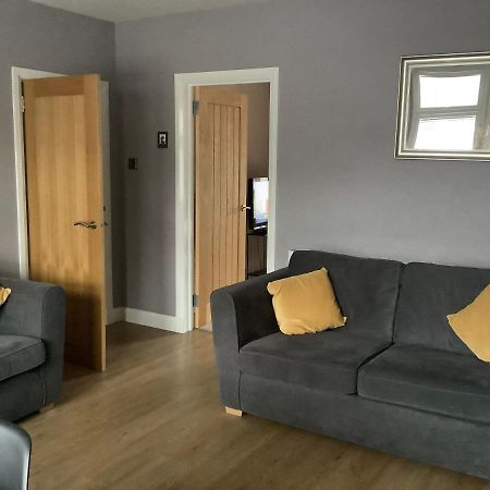 4 Stills Apartment Rothes Bagian luar foto