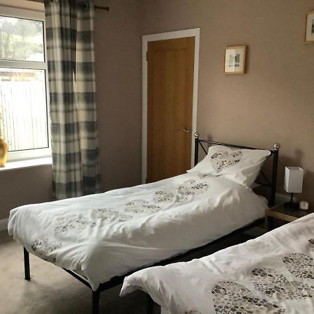 4 Stills Apartment Rothes Bagian luar foto
