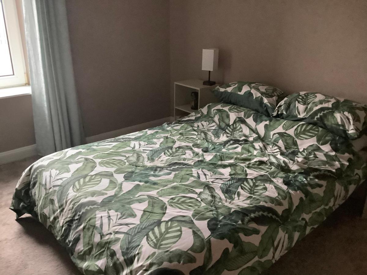 4 Stills Apartment Rothes Bagian luar foto