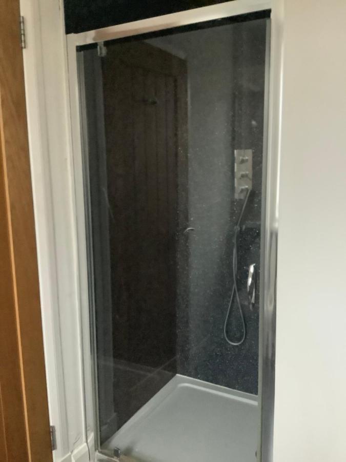 4 Stills Apartment Rothes Bagian luar foto