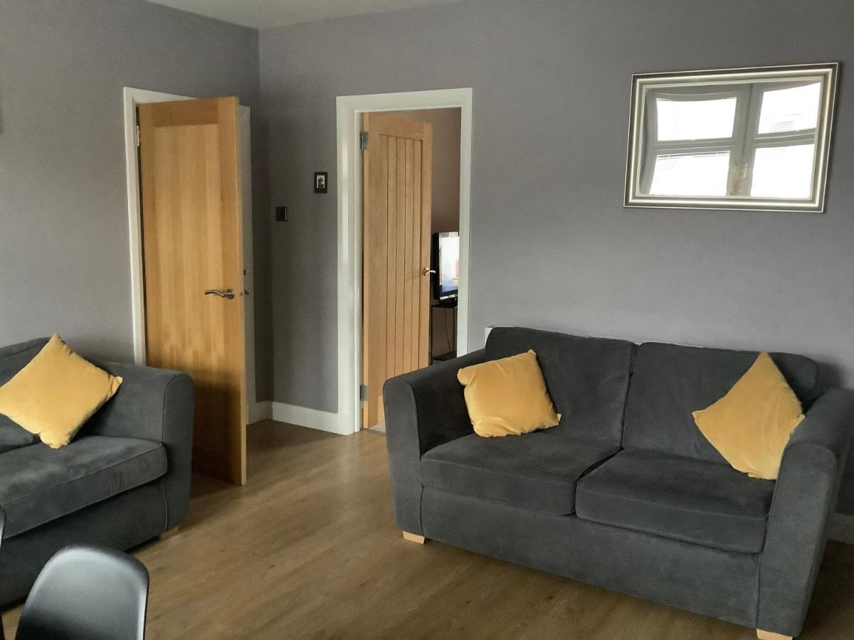4 Stills Apartment Rothes Bagian luar foto