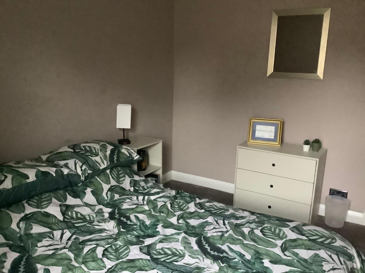 4 Stills Apartment Rothes Bagian luar foto